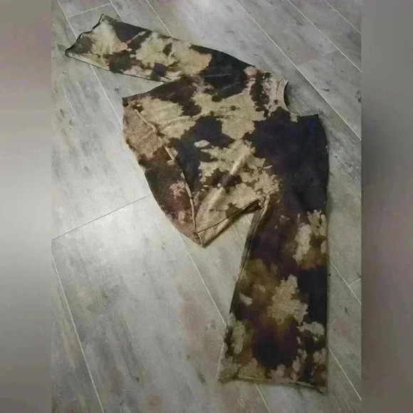 No Comment Reverse Tie Dye Cropped Sweatshirt - Picture 8 of 8